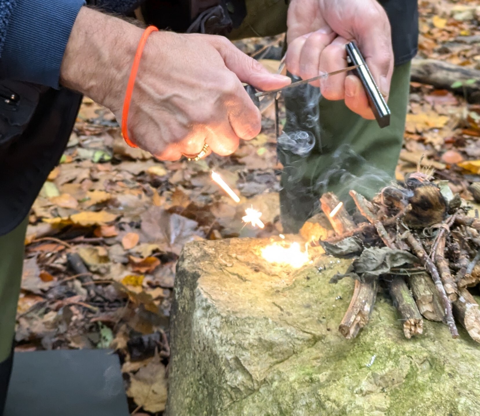 Feuer schlagen mit Mg Steel